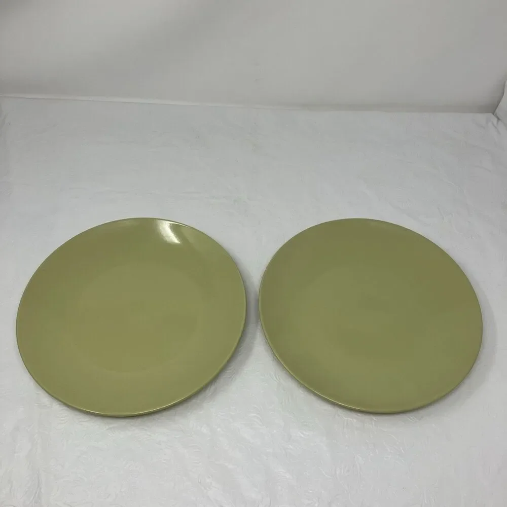IKEA Dinnerware Fargrik Luncheon Plates Set Of 2 Avocado Green 21963 8-3/4”